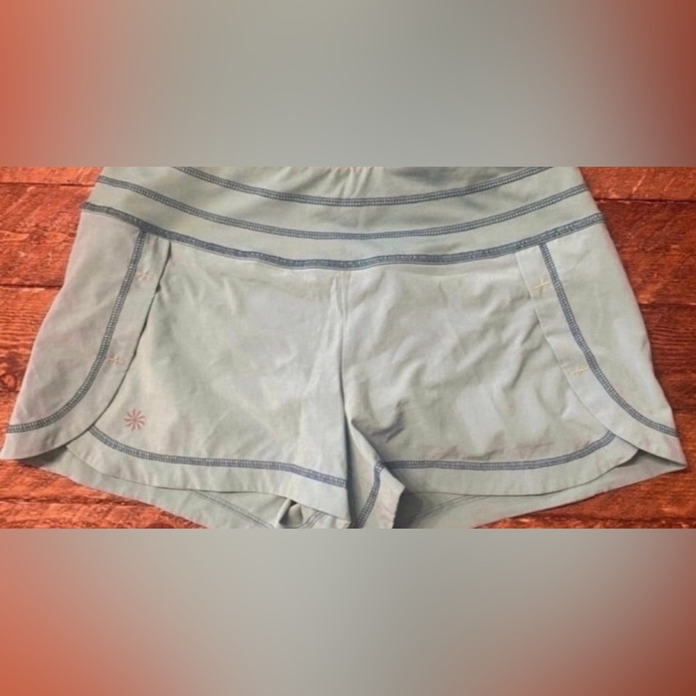 Women's Athleta Light Green Shorts (Size S) - Picture 1 of 1